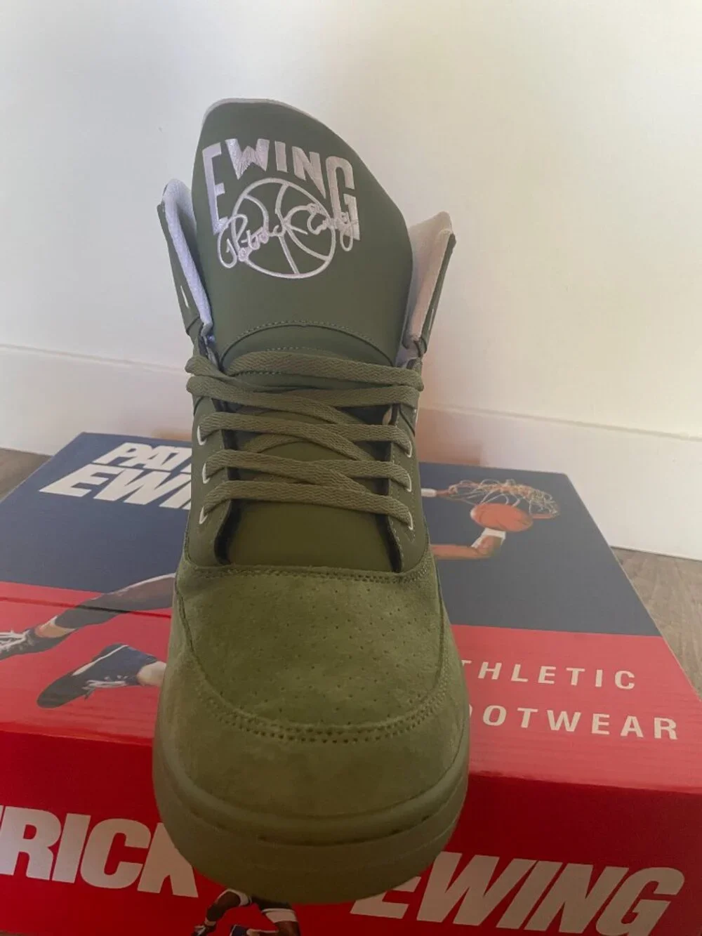 33 HI OG Basketball Shoes in Loden Green/White